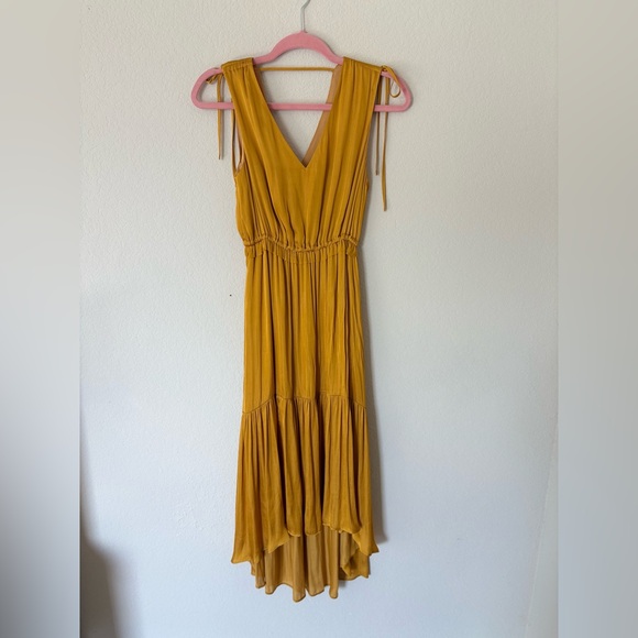 Banana Republic Dresses & Skirts - Banana Republic PETITE SATIN RUCHED MAXI DRESS